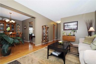 Photo 7: 7 Winner's Circle in Whitby: Blue Grass Meadows House (2-Storey) for sale : MLS®# E3284089