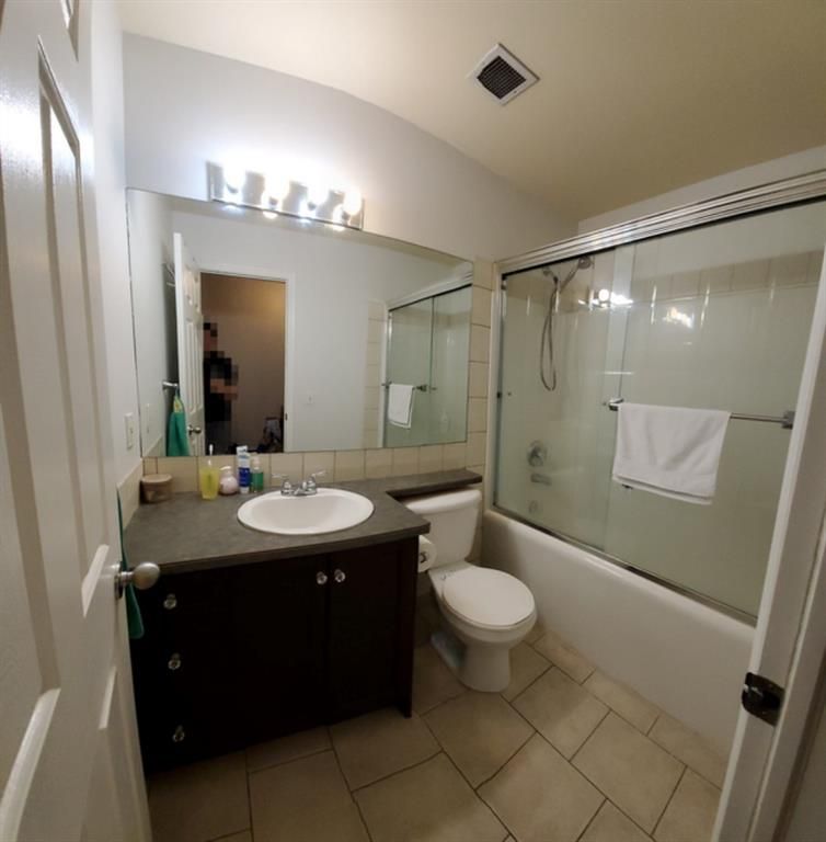 Photo 3: Photos: 409 1507 CENTRE A Street NE in Calgary: Crescent Heights Apartment for sale : MLS®# A1206604