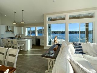 Photo 4: 812 Sunset Pt in Sooke: Sk Becher Bay House for sale : MLS®# 926692