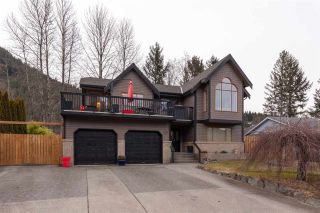 Photo 1: 41362 DRYDEN Road in Squamish: Brackendale House for sale in "BRACKENDALE" : MLS®# R2539818