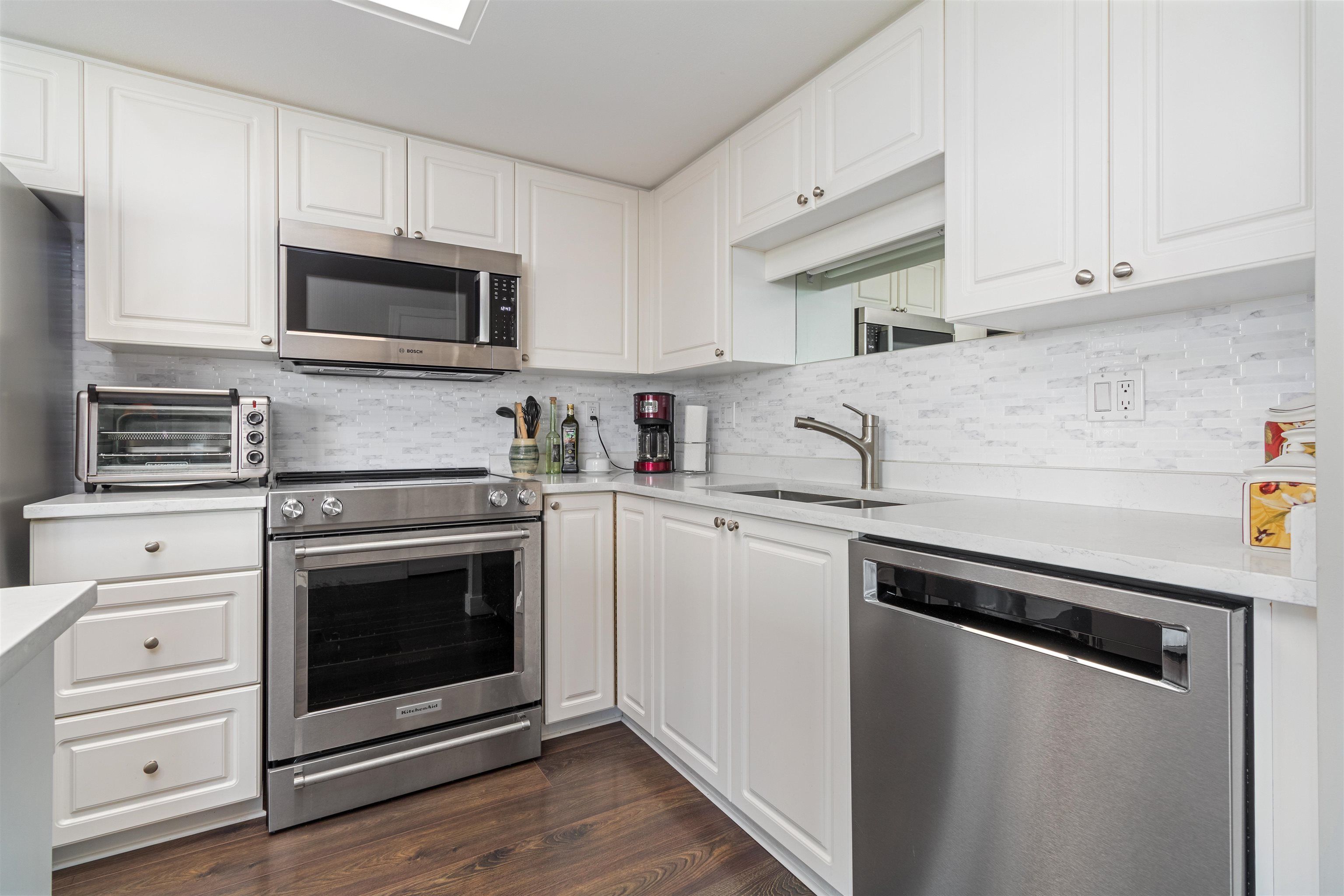 Photo 14: Photos: 1702 739 PRINCESS Street in New Westminster: Uptown NW Condo for sale in "Berkley Place" : MLS®# R2641081