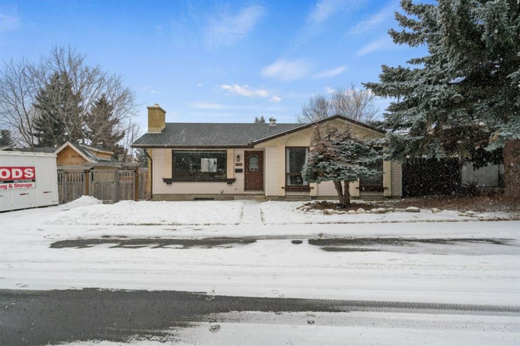 Main Photo: 6530 Silver Springs Way NW in Calgary: Silver Springs Detached for sale : MLS®# A1188916