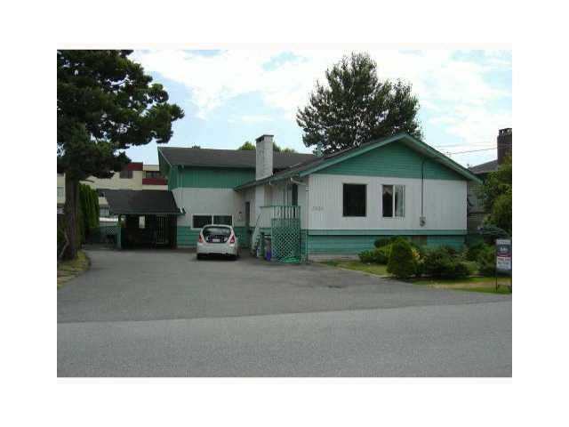 Main Photo: 3820 YOUNGMORE ROAD in : Seafair House for sale : MLS®# V893292