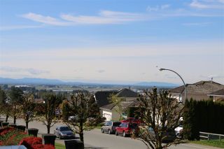 Photo 3: 55 31450 SPUR Avenue in Abbotsford: Abbotsford West Townhouse for sale in "Lake Point Villa" : MLS®# R2157955