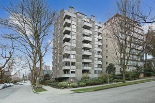 Photo 2: 401 1108 NICOLA Street in Vancouver: West End VW Condo for sale in "Chartwell" (Vancouver West)  : MLS®# R2680696