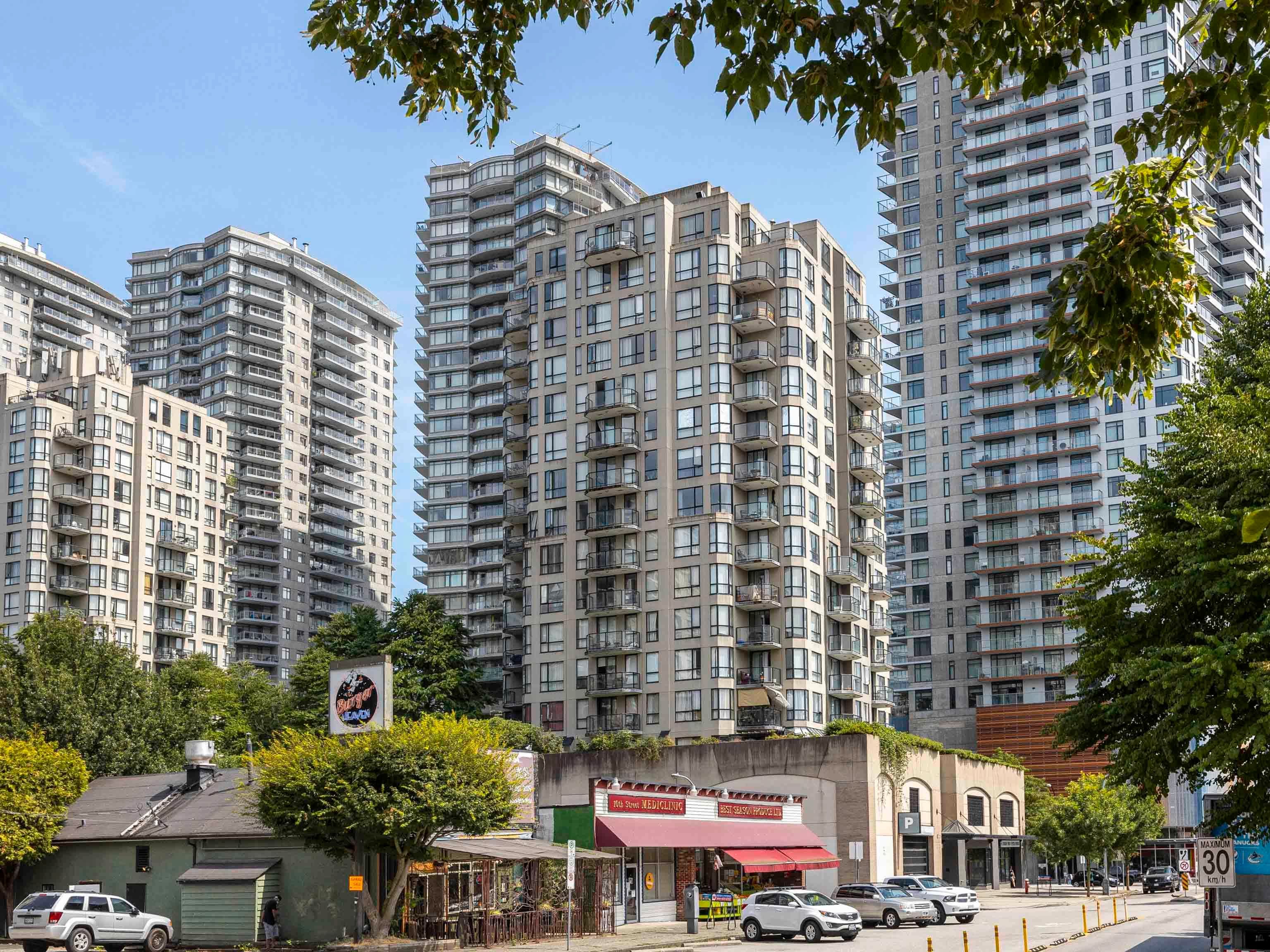 Main Photo: 703 55 TENTH Street in New Westminster: Downtown NW Condo for sale in "Westminster Towers" : MLS®# R2801328