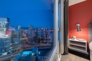 Photo 15: 2601 1033 MARINASIDE Crescent in Vancouver: Yaletown Condo for sale in "QUAYWEST" (Vancouver West)  : MLS®# R2505008