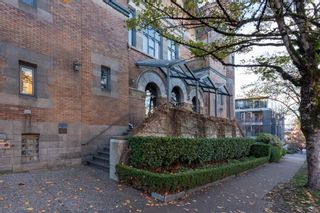 Photo 2: 209 2525 QUEBEC Street in Vancouver: Mount Pleasant VE Condo for sale in "THE  CORNERSTONE" (Vancouver East)  : MLS®# R2833576