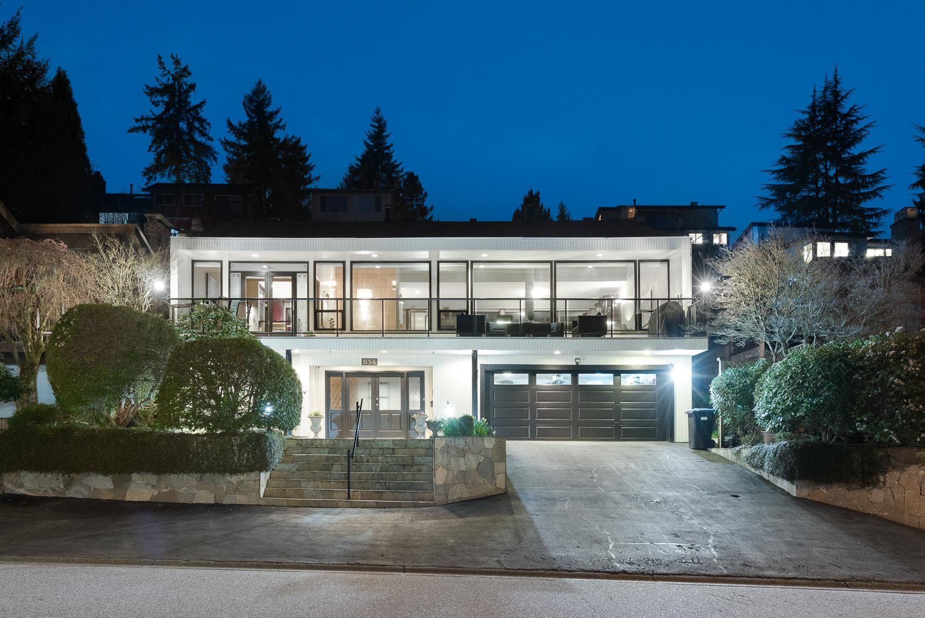 Main Photo: 834 WASHINGTON Drive in Port Moody: College Park PM House for sale : MLS®# R2712479