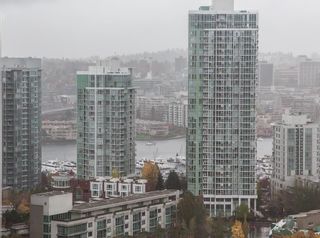 Photo 1: 2404 939 HOMER Street in Vancouver: Yaletown Condo for sale in "THE PINNACLE" (Vancouver West)  : MLS®# R2088253