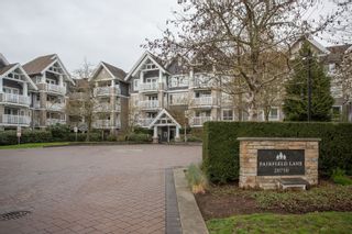 Photo 2: 404 20750 DUNCAN Way in Langley: Langley City Condo for sale in "FAIRFIELD LANE" : MLS®# R2564057