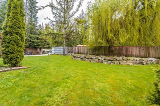 Photo 4: 23697 40 Avenue in Langley: Campbell Valley House for sale in "Campbell Valley" : MLS®# R2776305