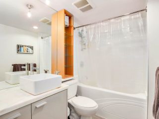 Photo 17: 305 33 SMITHE Street in Vancouver: Yaletown Condo for sale in "COOPER'S LOOKOUT" (Vancouver West)  : MLS®# R2857417