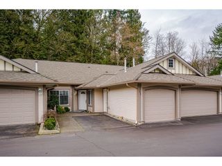 Photo 1: 318 20655 88 Avenue in Langley: Walnut Grove Townhouse for sale in "Twin Lakes" : MLS®# R2672499