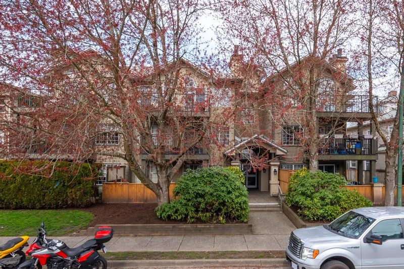 FEATURED LISTING: 302 - 925 15TH Avenue West Vancouver