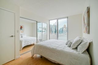Photo 15: 1801 1201 MARINASIDE Crescent in Vancouver: Yaletown Condo for sale in "The Peninsula" (Vancouver West)  : MLS®# R2373900