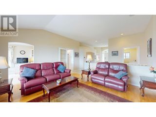 Photo 9: 3453 Ridge Boulevard in West Kelowna: House for sale : MLS®# 10310459