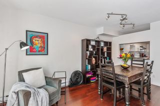 Photo 3: 1818 CHESTERFIELD Avenue in North Vancouver: Central Lonsdale Townhouse for sale : MLS®# R2757317