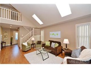Photo 2: 3211 Ernhill Pl in VICTORIA: La Walfred Row/Townhouse for sale (Langford)  : MLS®# 590123