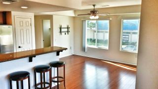 Photo 6: PACIFIC BEACH Townhouse for sale : 2 bedrooms : 1605 Emerald in San Diego