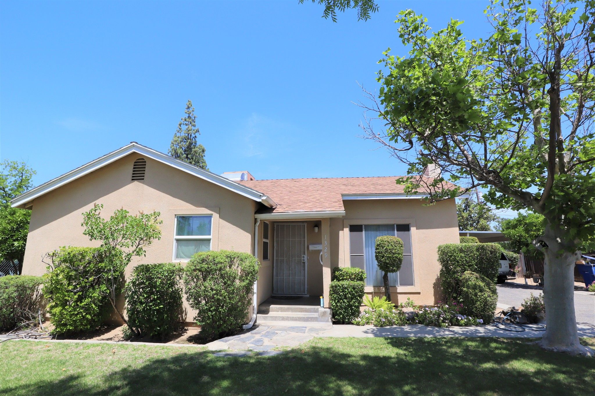 Main Photo: 1329 East Fedora Avenue in Fresno: Residential for sale : MLS®# 559945