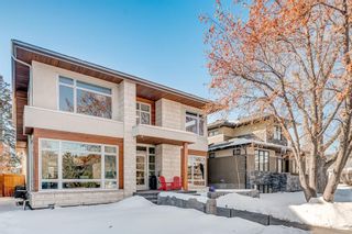 Main Photo: 2135 6 Avenue NW in Calgary: West Hillhurst Detached for sale : MLS®# A2034077