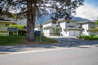 Photo 1: 28 41449 GOVERNMENT Road in Squamish: Brackendale Townhouse for sale : MLS®# R2061770