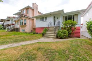 Photo 2: 3224 E 27TH Avenue in Vancouver: Renfrew Heights House for sale in "RENFREW HEIGHTS" (Vancouver East)  : MLS®# R2284419