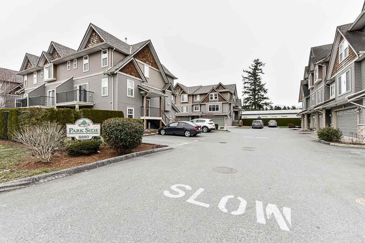 Main Photo: 17 8880 NOWELL Street in Chilliwack: Chilliwack E Young-Yale Townhouse for sale in "Pardside" : MLS®# R2538422