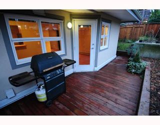 Photo 2: 105 1515 E 6TH Avenue in Vancouver: Grandview VE Condo for sale in "WOODLAND TERRACE" (Vancouver East)  : MLS®# V745517