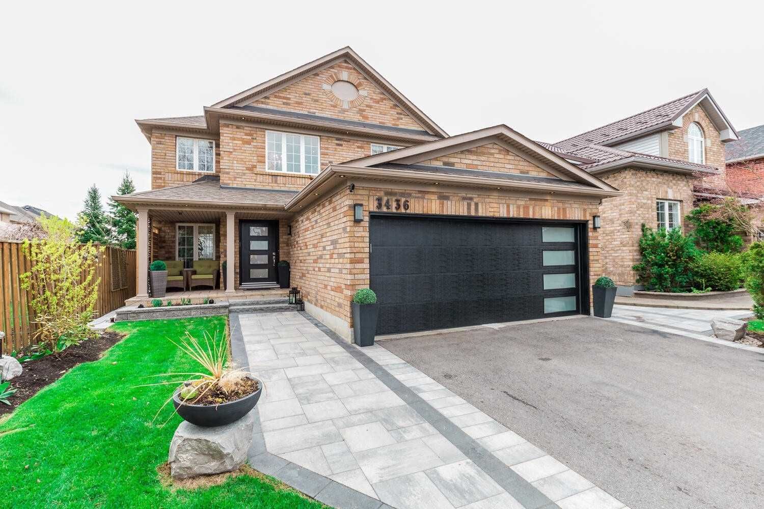 Main Photo: 3436 Crompton Crescent in Mississauga: Fairview House (2-Storey) for sale : MLS®# W5358892