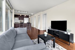 Photo 5: 801 1650 W 7TH Avenue in Vancouver: Fairview VW Condo for sale in "The Virtu" (Vancouver West)  : MLS®# R2278032