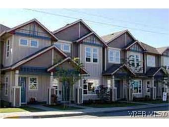 Main Photo: A1 2580 Cadboro Bay Rd in : OB Henderson Row/Townhouse for sale (Oak Bay)  : MLS®# 245011