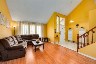 Photo 3: 9405 KINGSLEY Crescent in Richmond: Ironwood House for sale : MLS®# R2573413