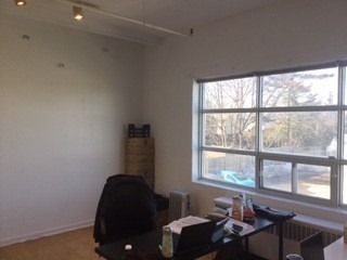 Photo 2: 206 122 Laird Drive in Toronto: Leaside Property for lease (Toronto C11)  : MLS®# C5141140