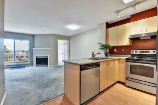Photo 3: 401 6359 198 Street in Langley: Willoughby Heights Condo for sale in "The Rosewood" : MLS®# R2641515