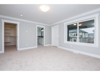 Photo 11: 27645 RAILCAR Crescent in Abbotsford: Aberdeen House for sale : MLS®# R2125726