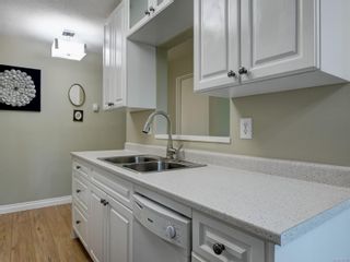 Photo 8: 103 2040 White Birch Rd in Sidney: Si Sidney North-East Condo for sale : MLS®# 943146