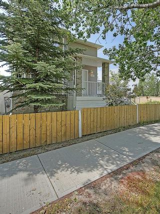 Photo 3: 1103 THORBURN Drive SE: Airdrie House for sale