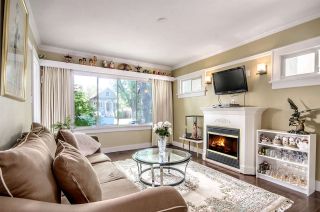 Photo 2: 2219 E 43RD Avenue in Vancouver: Killarney VE House for sale (Vancouver East)  : MLS®# R2093858