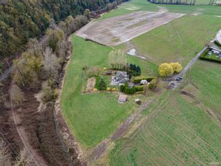 Photo 3: 40218 WELLS LINE Road in Abbotsford: Sumas Prairie House for sale : MLS®# R2863491