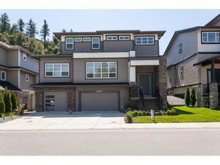 Photo 2: 33978 MCPHEE Place in Mission: Mission BC House for sale : MLS®# R2478044