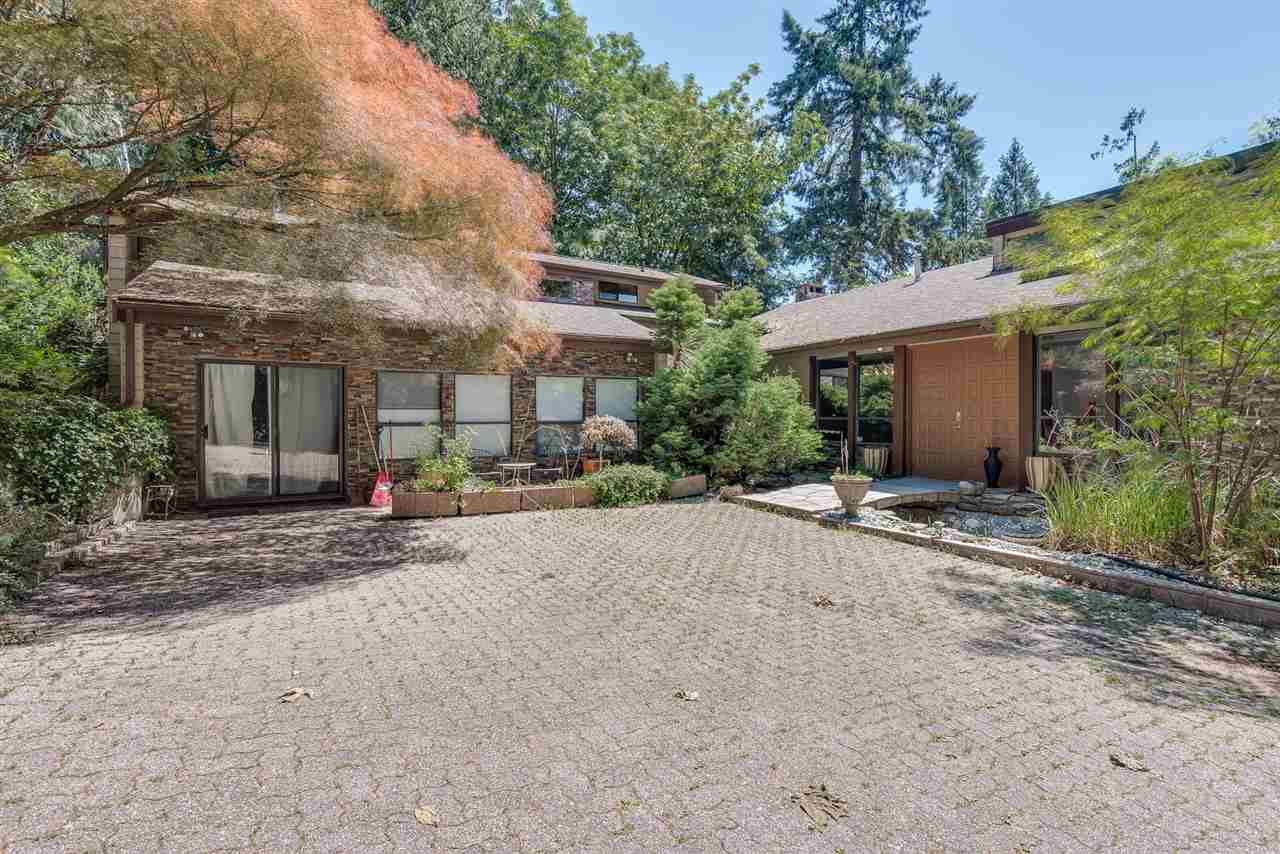 Main Photo: 309 MARINER Way in Coquitlam: Coquitlam East House for sale : MLS®# R2426449
