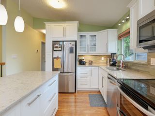 Photo 8: 740 Rockheights Ave in Esquimalt: Es Rockheights House for sale : MLS®# 960454