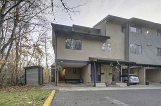 Photo 1: 3490 NAIRN Avenue in Vancouver: Champlain Heights Townhouse for sale in "COUNTRY LANE" (Vancouver East)  : MLS®# R2419271