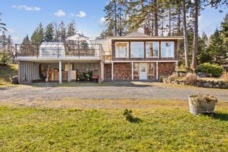 Photo 2: 3761 Hilton Rd in Courtenay: CV Courtenay South House for sale (Comox Valley)  : MLS®# 895168