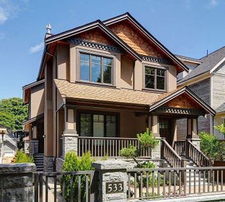 Photo 1: 531-533 E 11TH Avenue in Vancouver: Mount Pleasant VE 1/2 Duplex for sale (Vancouver East)  : MLS®# R2366074