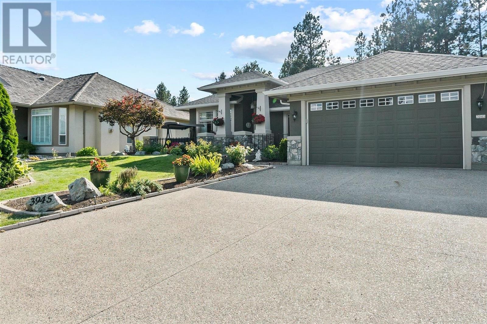 Main Photo: 3945 Gallaghers Circle, in Kelowna: House for sale : MLS®# 10281471