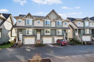 Main Photo: 25 6498 SOUTHDOWNE Place in Sardis: Sardis South Townhouse for sale in "VILLAGE GREEN" : MLS®# R2762045