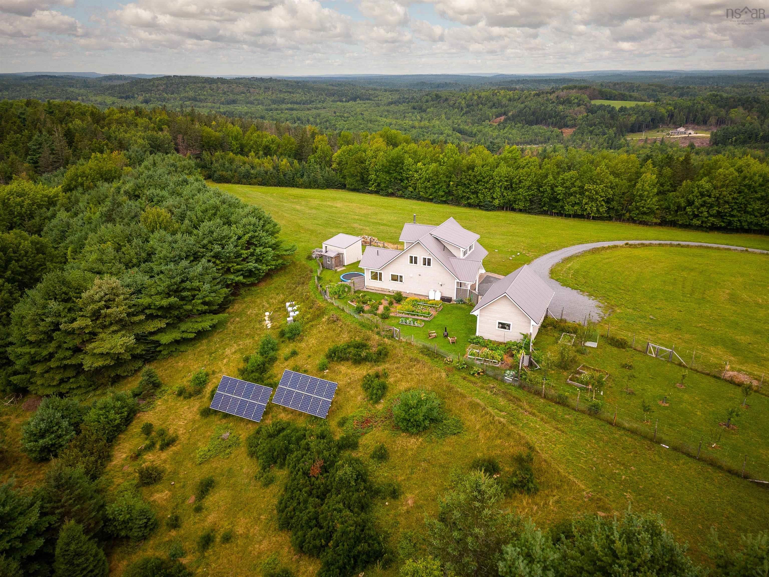 Main Photo: 191 Hamms Hill Road in Blockhouse: 405-Lunenburg County Residential for sale (South Shore)  : MLS®# 202301253
